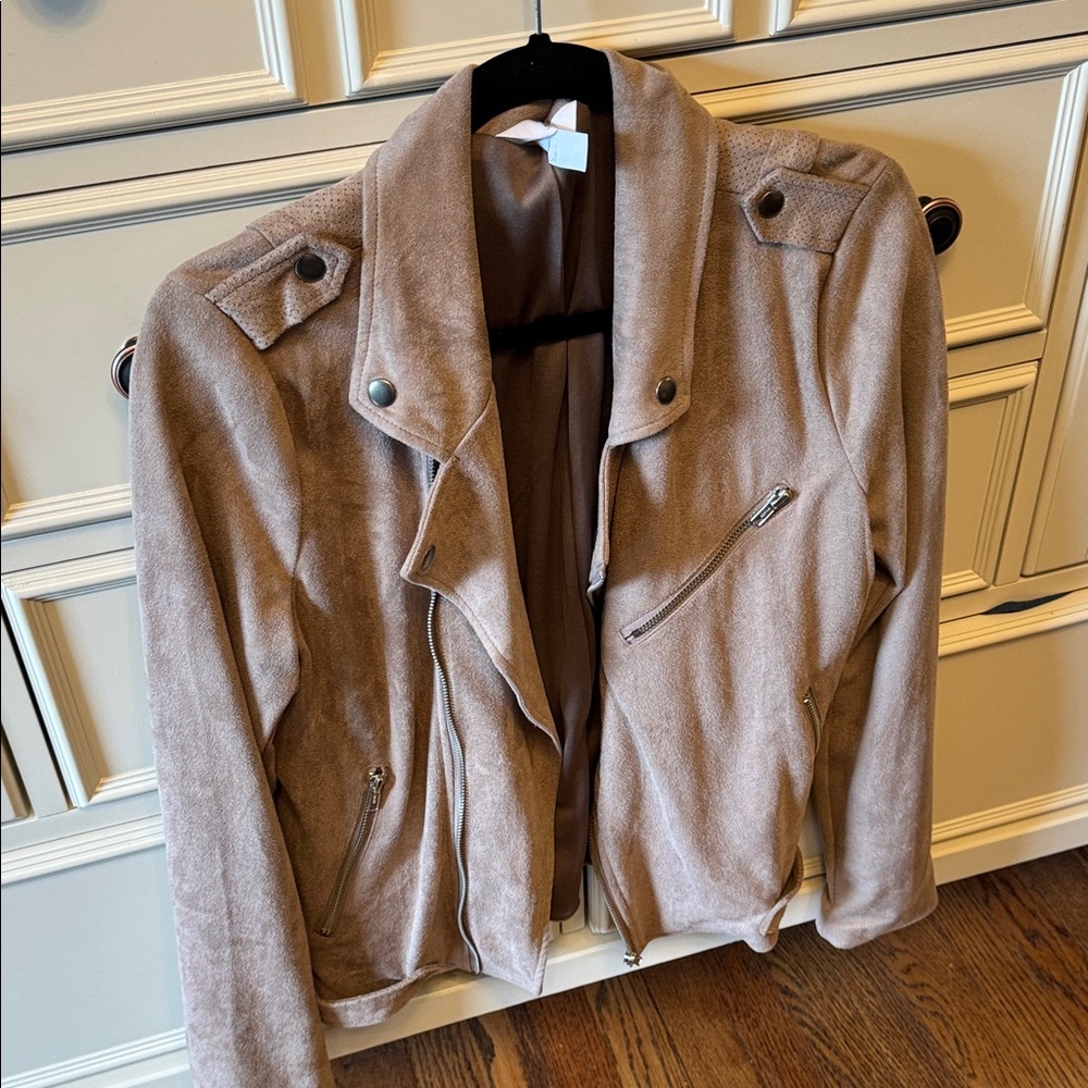 Tan Leather Biker Jacket with Lapels and Epaulettes